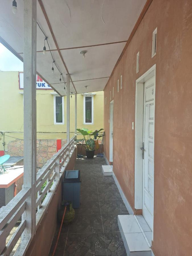 Ron'S Guest House Berastagi Backpacker Rooms ภายนอก รูปภาพ