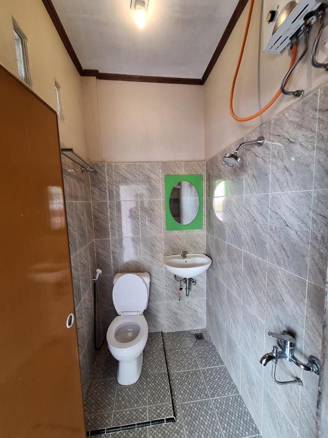 Ron'S Guest House Berastagi Backpacker Rooms ภายนอก รูปภาพ