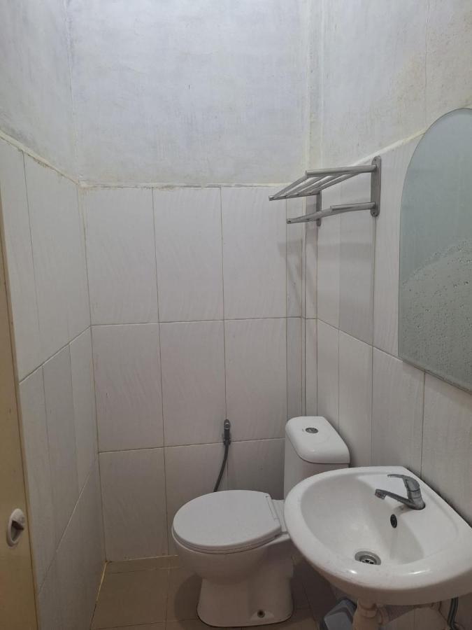 Ron'S Guest House Berastagi Backpacker Rooms ภายนอก รูปภาพ