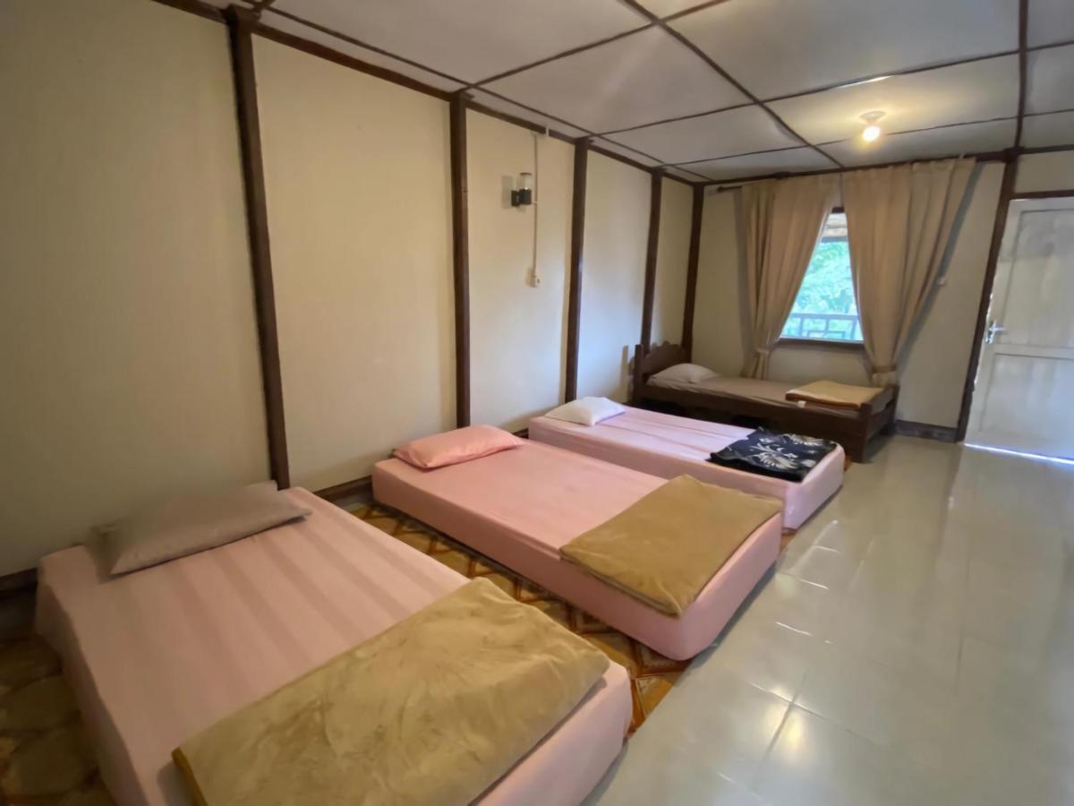 Ron'S Guest House Berastagi Backpacker Rooms ภายนอก รูปภาพ