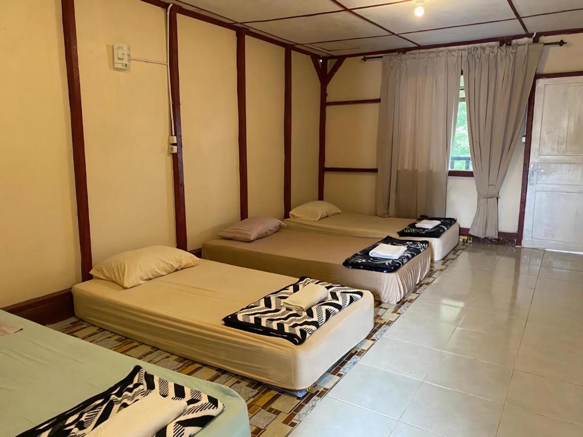 Ron'S Guest House Berastagi Backpacker Rooms ภายนอก รูปภาพ