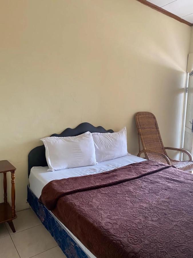 Ron'S Guest House Berastagi Backpacker Rooms ภายนอก รูปภาพ