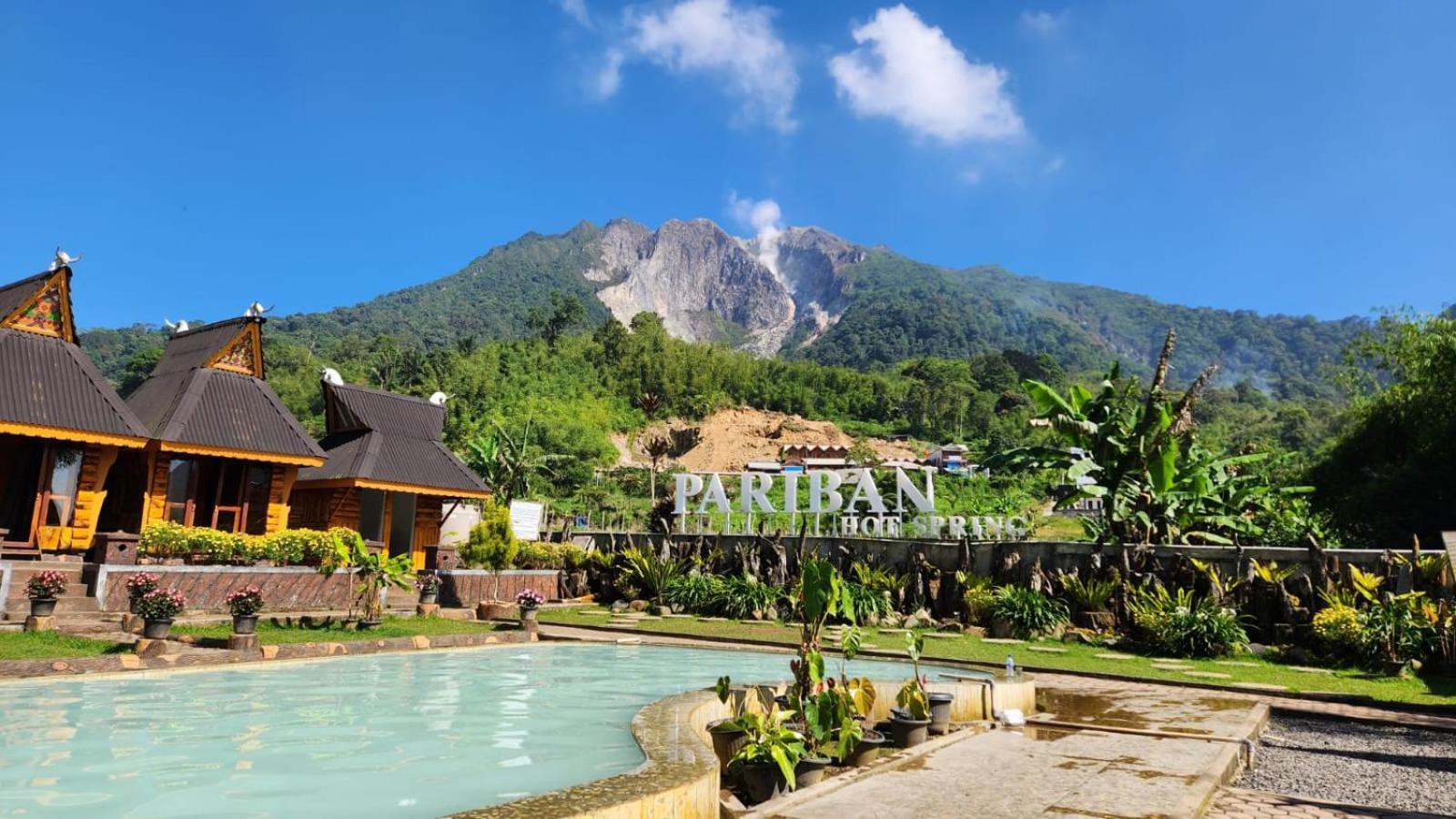 Ron'S Guest House Berastagi Backpacker Rooms ภายนอก รูปภาพ