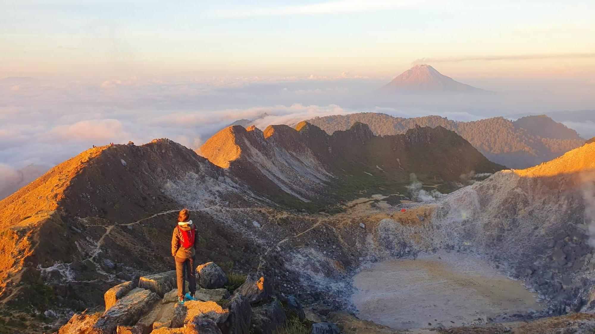 Ron'S Guest House Berastagi Backpacker Rooms ภายนอก รูปภาพ