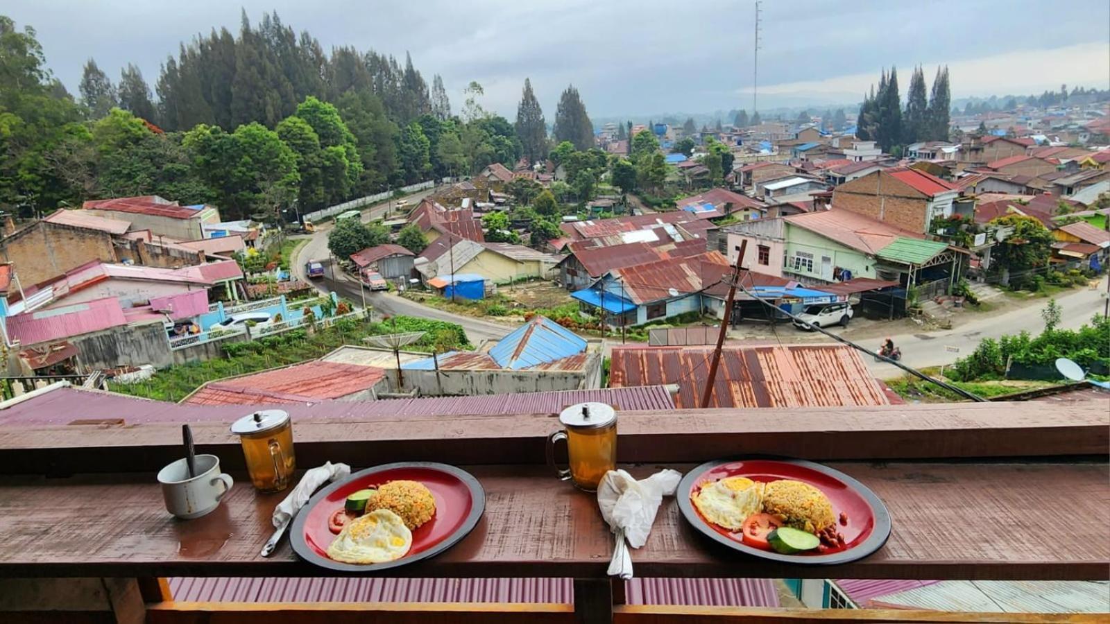 Ron'S Guest House Berastagi Backpacker Rooms ภายนอก รูปภาพ